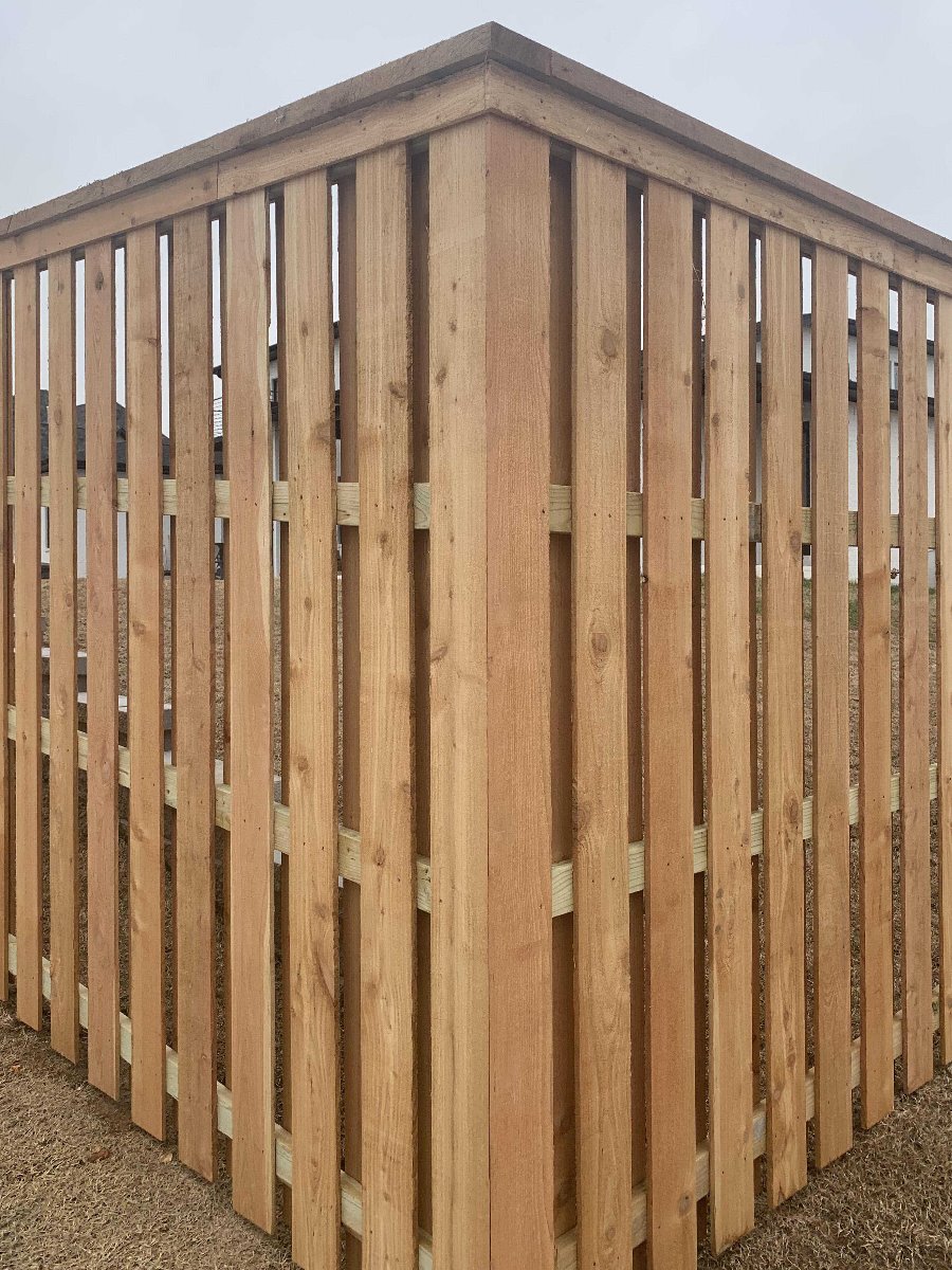 Aluminum Fence, Ornamental Steel Fence,  Vinyl fence, Wood Fence and chain link fence options in the Johnson Arkansas area.
