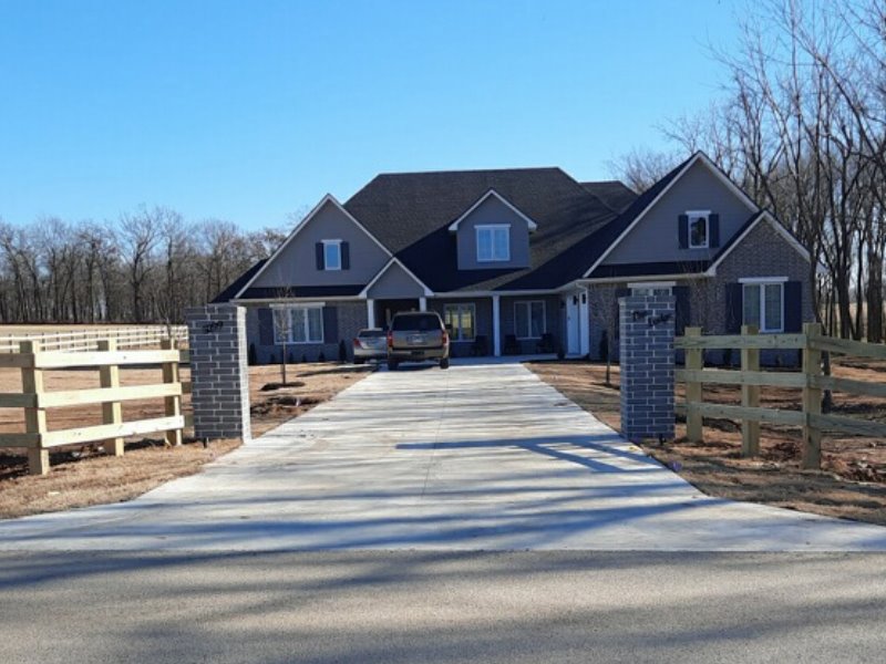 Pea Ridge Arkansas residential and commercial fencing