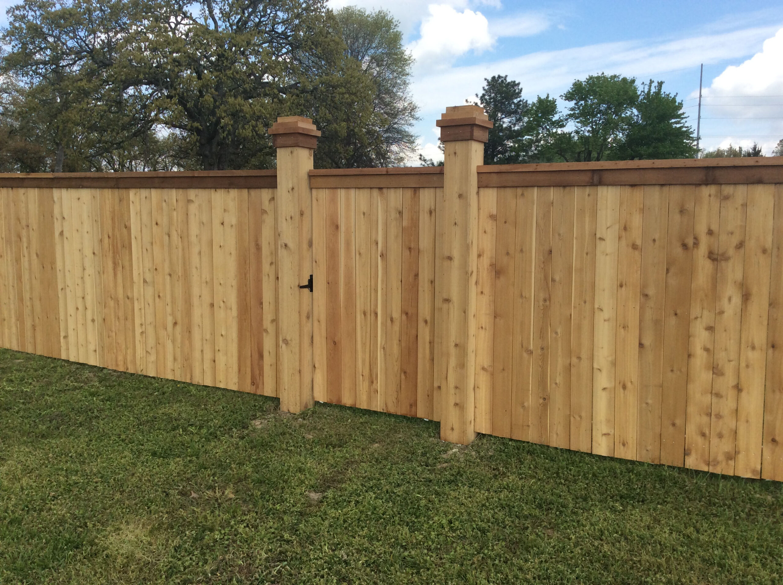 Photo of a wood privacy fence in Northwestern Arkansas